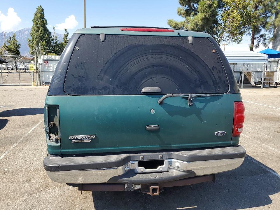 2000 Ford Expedition მანქანა იყიდება აუქციონზე, vin: 1FMRU1561YLB90220, აუქციონის ნომერი: 64399766