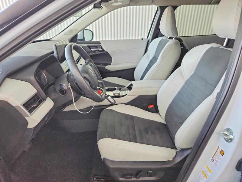64243256 :رقم المزاد ، JA4J3VA85SZ025515 vin ، 2025 Mitsubishi Outlander مزاد بيع
