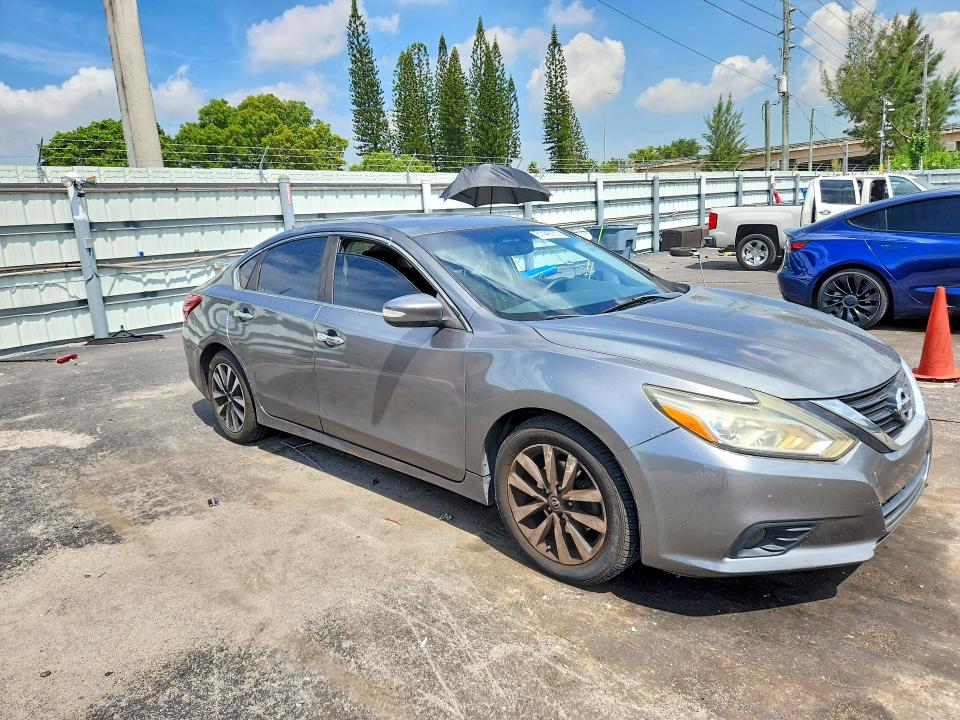 61448756 :رقم المزاد ، 1N4AL3AP4JC127994 vin ، 2018 Nissan Altima مزاد بيع