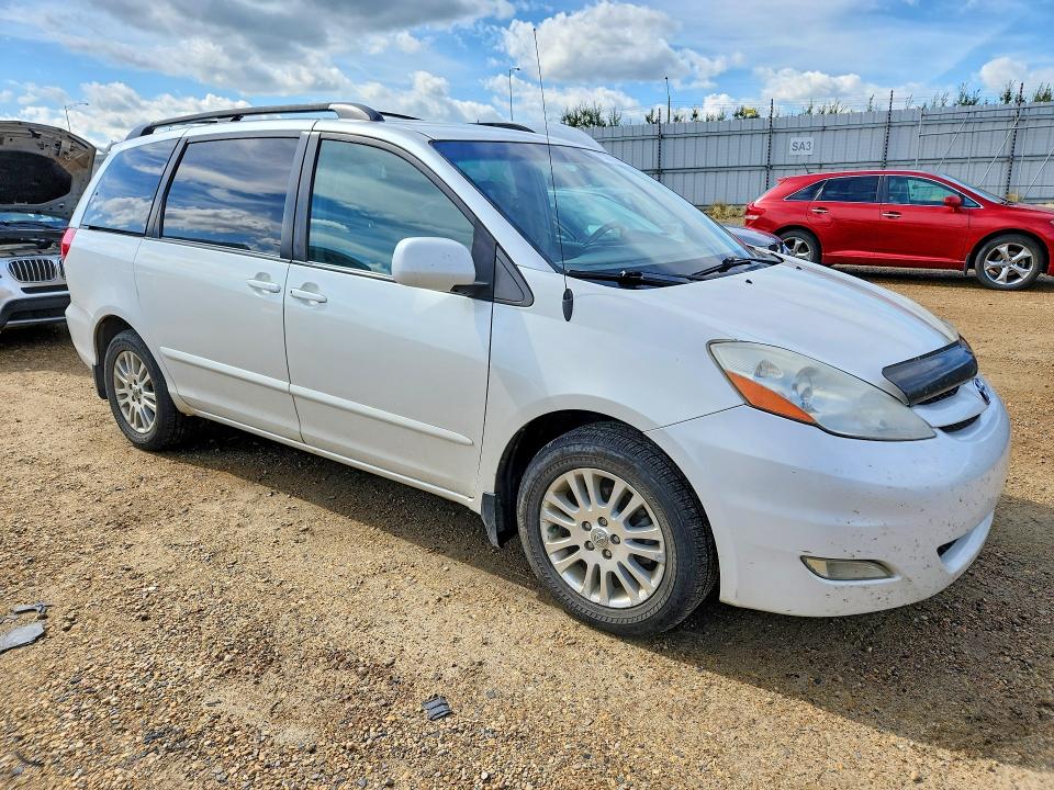 65381096 :رقم المزاد ، 5TDBK23C77S000587 vin ، 2007 Toyota Sienna مزاد بيع