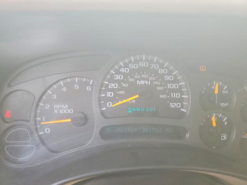 2004 Chevrolet Tahoe მანქანა იყიდება აუქციონზე, vin: 1GNEK13Z74J261584, აუქციონის ნომერი: 66476596