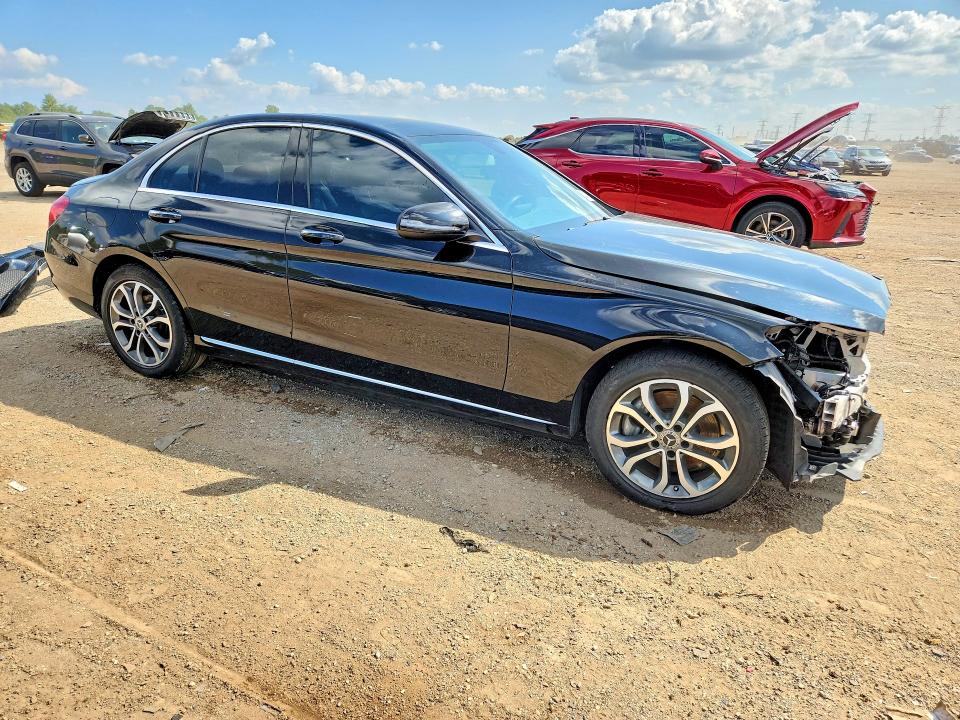 63711066 :رقم المزاد ، 55SWF4KB5HU224939 vin ، 2017 Mercedes-benz C مزاد بيع