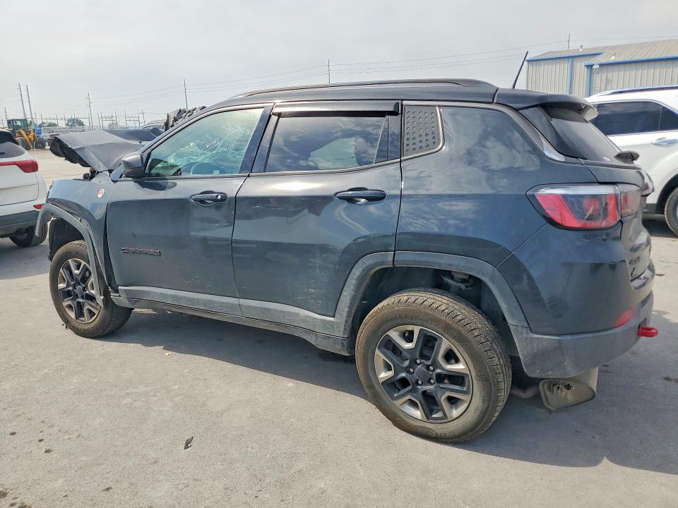 66393546 :رقم المزاد ، 3C4NJDDB9JT211935 vin ، 2018 Jeep Compass مزاد بيع