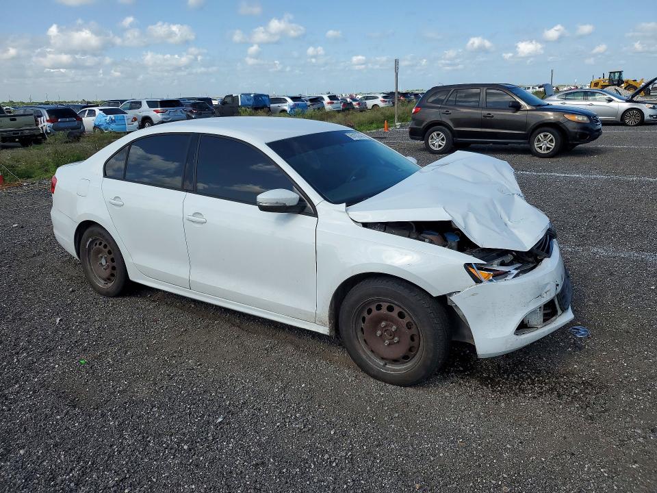 65183346 :رقم المزاد ، 3VWB17AJ3EM325796 vin ، 2014 Volkswagen Jetta مزاد بيع
