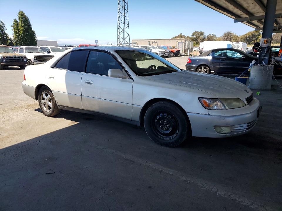 1998 Lexus Es მანქანა იყიდება აუქციონზე, vin: JT8BF28G4W5051239, აუქციონის ნომერი: 63331986