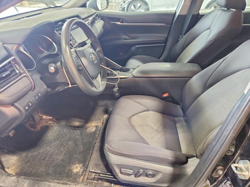 66714046 :رقم المزاد ، 4T1B11HK2JU080196 vin ، 2018 Toyota Camry مزاد بيع