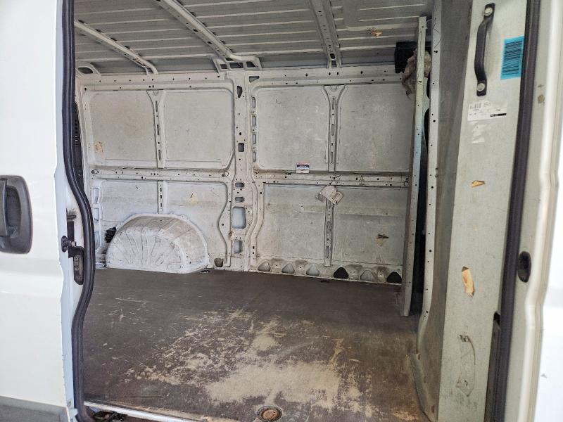 64788436 :رقم المزاد ، 3C6TRVAG2HE551374 vin ، 2017 Ram Promaster 1500 مزاد بيع