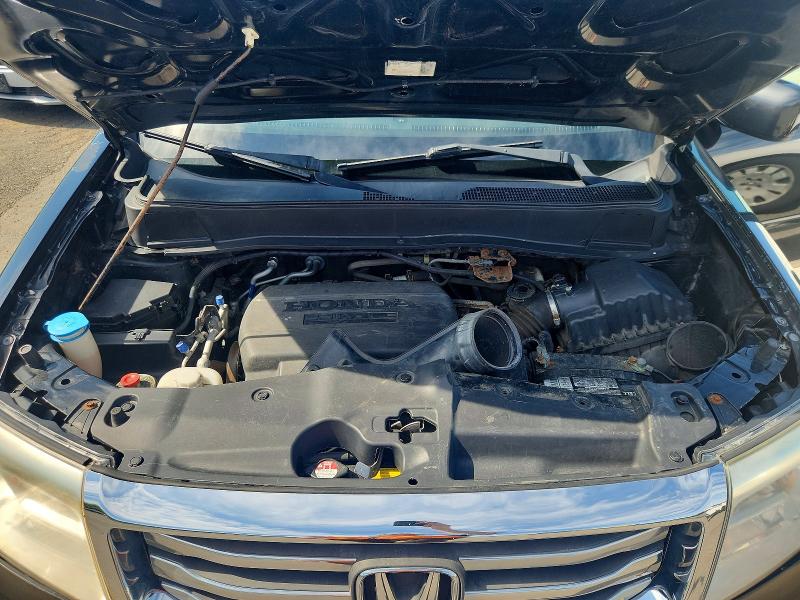 63885136 :رقم المزاد ، 5FNYF4H50FB030263 vin ، 2015 Honda Pilot مزاد بيع