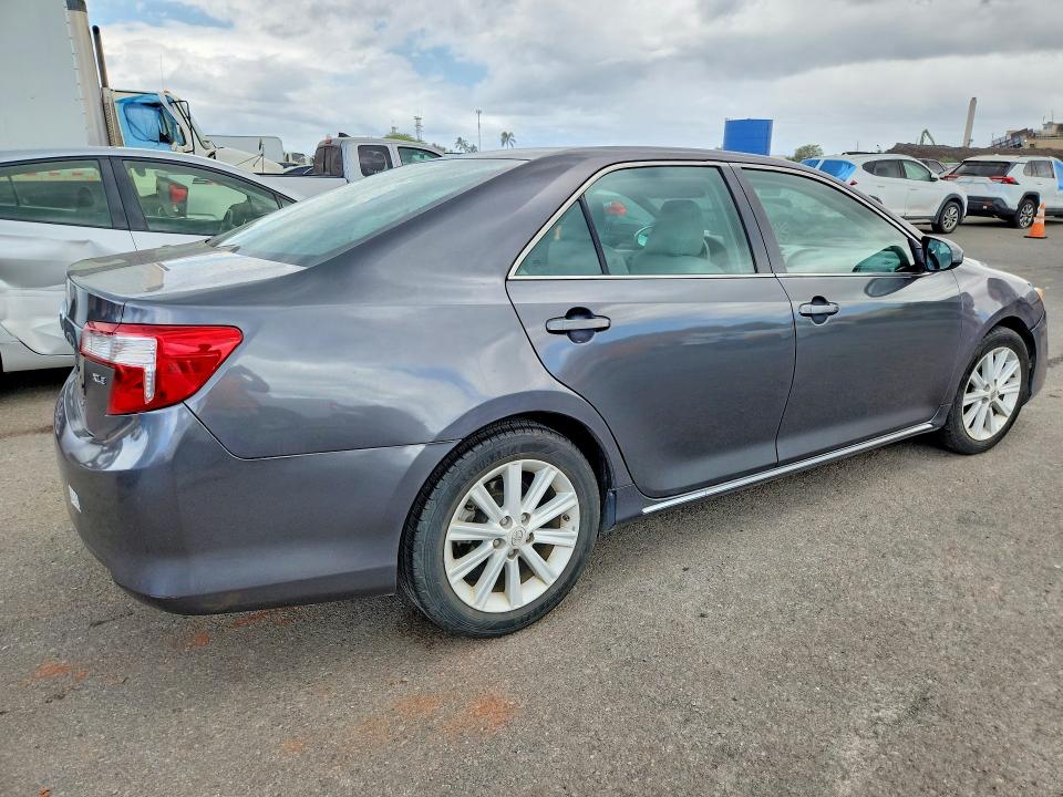 64674306 :رقم المزاد ، 4T1BF1FK7EU776918 vin ، 2014 Toyota Camry مزاد بيع