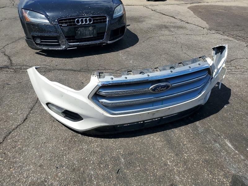 2017 Ford Escape მანქანა იყიდება აუქციონზე, vin: 1FMCU9G90HUA00400, აუქციონის ნომერი: 65900986