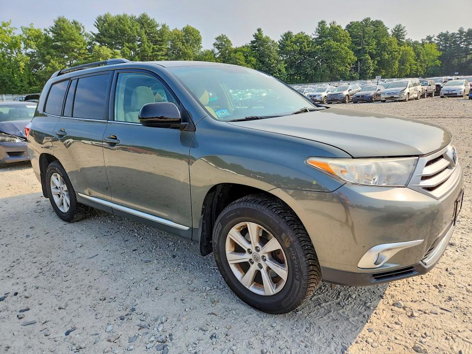 64607606 :رقم المزاد ، 5TDBK3EHXCS116200 vin ، 2012 Toyota Highlander مزاد بيع