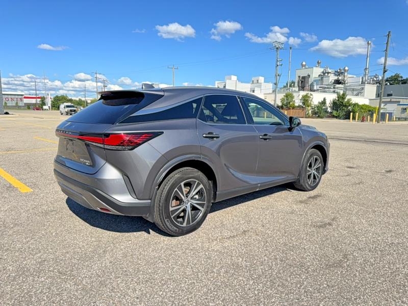 65581426 :رقم المزاد ، 2T2BBMCA0PC013339 vin ، 2023 Lexus Rx 350h مزاد بيع