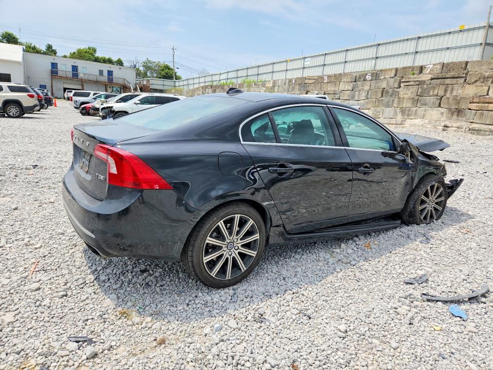63948446 :رقم المزاد ، LYV402TK1JB157986 vin ، 2018 Volvo S60 مزاد بيع
