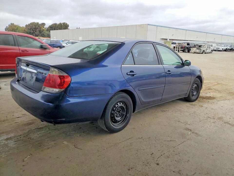 2005 Toyota Camry მანქანა იყიდება აუქციონზე, vin: 4T1BE30K65U013571, აუქციონის ნომერი: 67192046