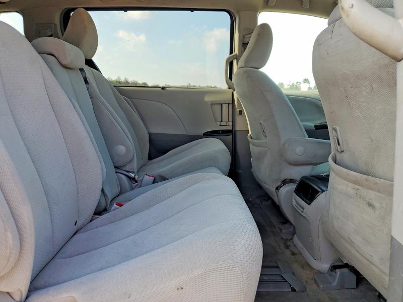 61929676 :رقم المزاد ، 5TDKK3DC1ES499839 vin ، 2014 Toyota Sienna مزاد بيع