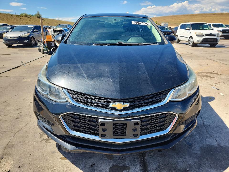 66069336 :رقم المزاد ، 1G1BB5SM3H7224231 vin ، 2017 Chevrolet Cruze مزاد بيع