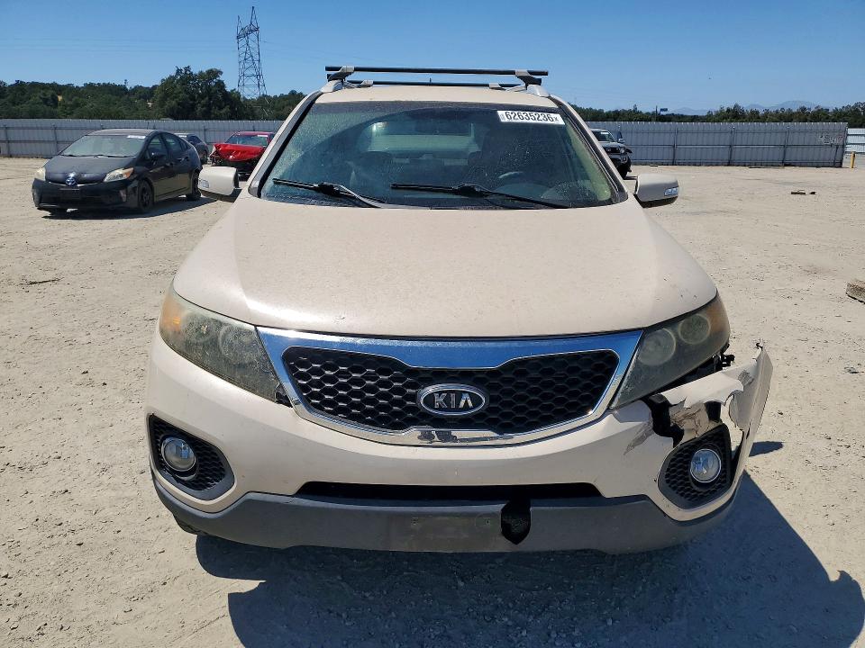 2011 Kia Sorento მანქანა იყიდება აუქციონზე, vin: 5XYKU3A15BG075859, აუქციონის ნომერი: 62635236