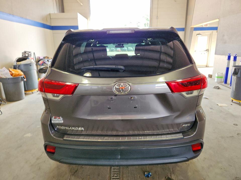 Продаж на аукціоні авто 2019 Toyota Highlander, vin: 5TDBZRFH1KS735795, номер лоту: 67352236