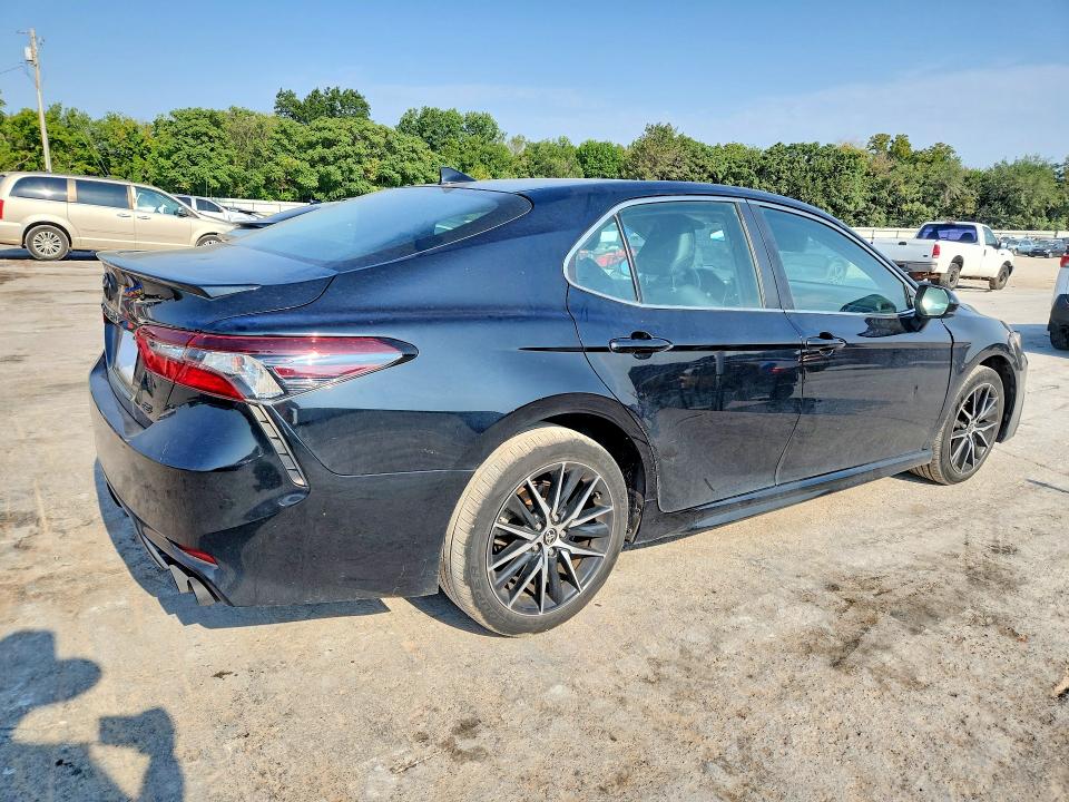 2021 Toyota Camry მანქანა იყიდება აუქციონზე, vin: 4T1G11AK8MU579041, აუქციონის ნომერი: 63694196