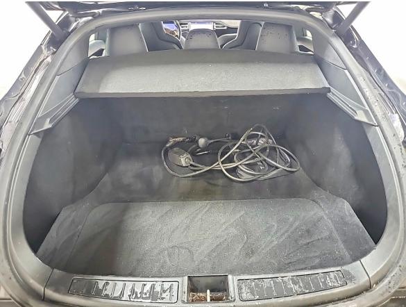 2015 Tesla Model S მანქანა იყიდება აუქციონზე, vin: 5YJSA1H1XFFP78583, აუქციონის ნომერი: 64748856