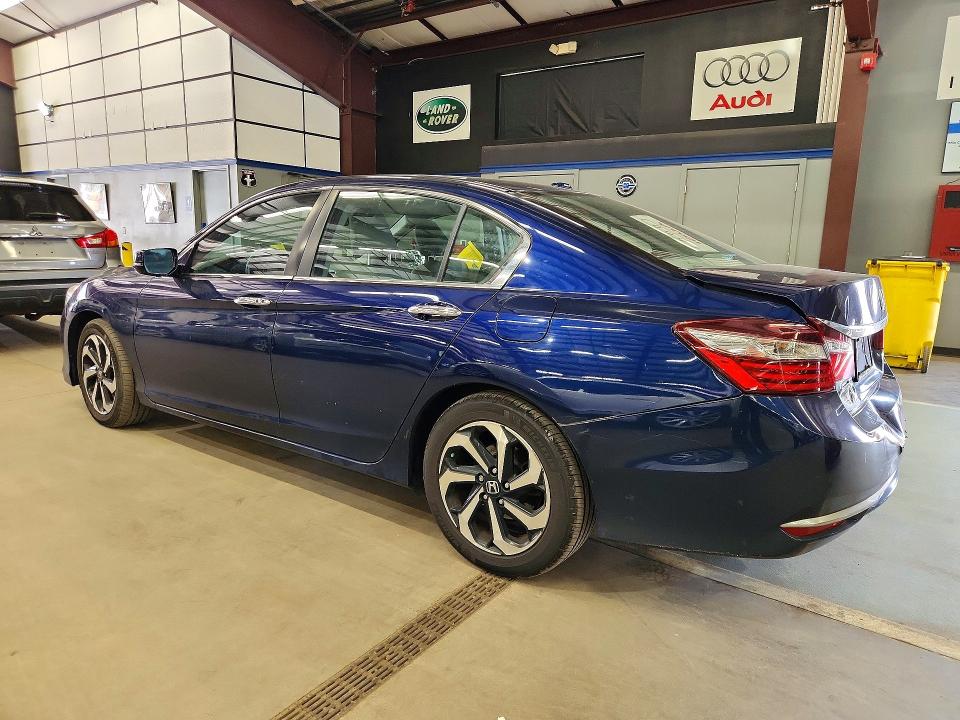 Продажа на аукционе авто 2017 Honda Accord, vin: 1HGCR2F89HA112153, номер лота: 64455506