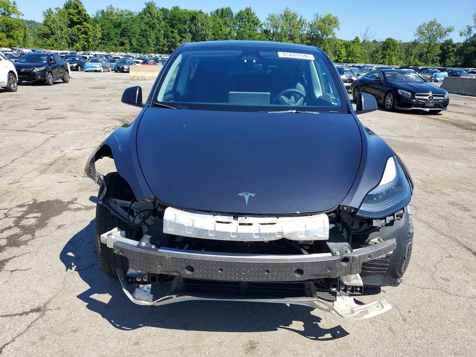 2024 Tesla Model Y მანქანა იყიდება აუქციონზე, vin: 7SAYGDEE7RA313670, აუქციონის ნომერი: 65889946