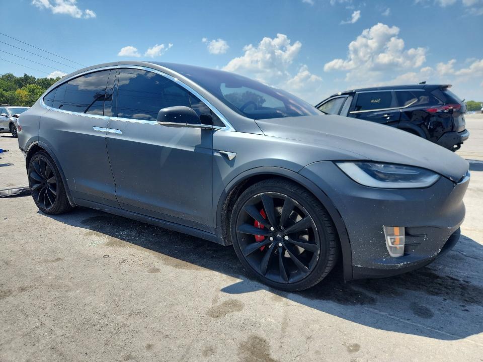 66407356 :رقم المزاد ، 5YJXCBE24HF044673 vin ، 2017 Tesla Model X مزاد بيع