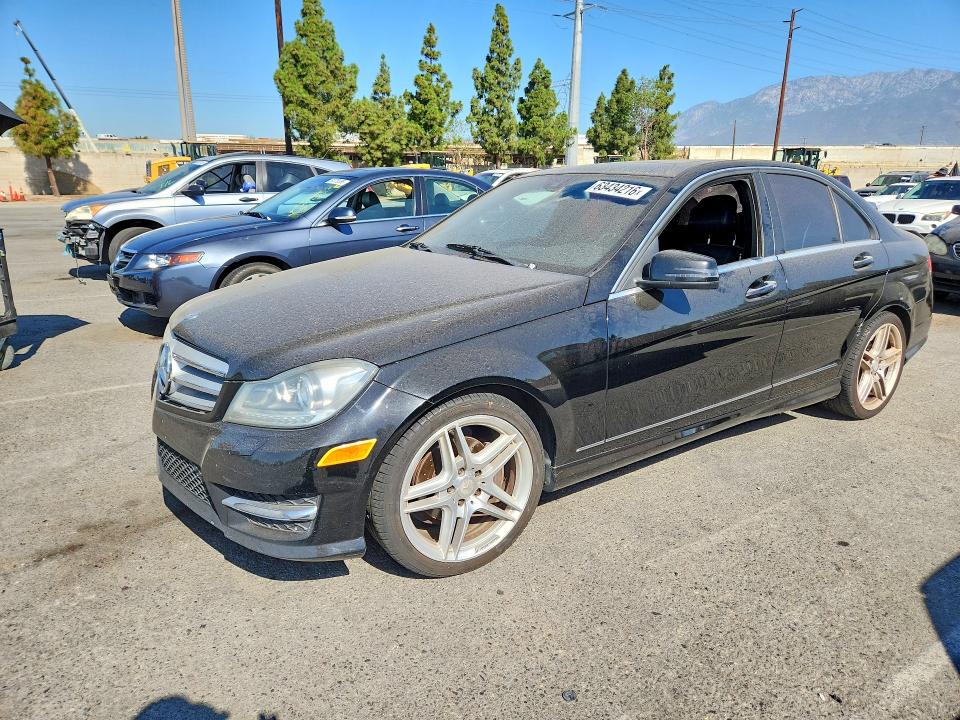 2013 Mercedes-benz C მანქანა იყიდება აუქციონზე, vin: WDDGF4HB3DR257896, აუქციონის ნომერი: 63434216