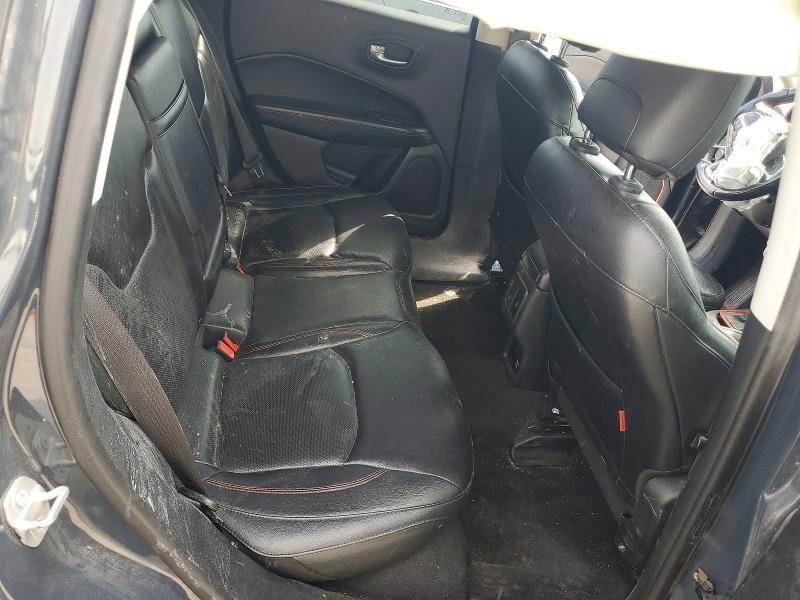 66393546 :رقم المزاد ، 3C4NJDDB9JT211935 vin ، 2018 Jeep Compass مزاد بيع