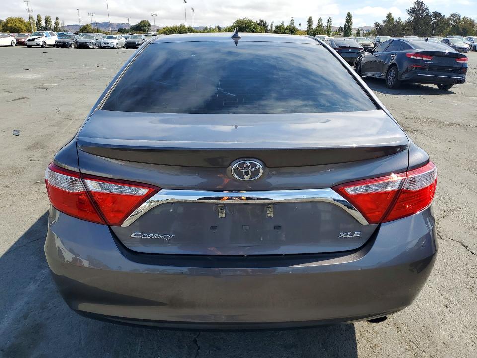 2017 Toyota Camry მანქანა იყიდება აუქციონზე, vin: 4T1BF1FK2HU621178, აუქციონის ნომერი: 64527066