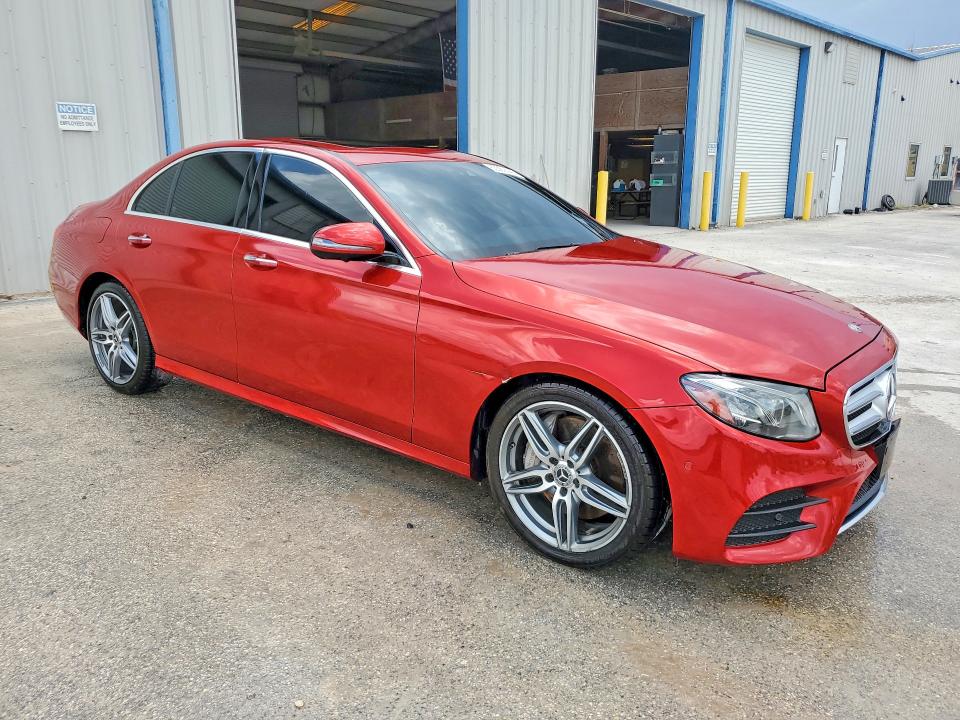 63362446 :رقم المزاد ، WDDZF4JB4KA520055 vin ، 2019 Mercedes-benz E مزاد بيع