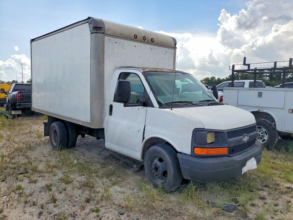 2003 Chevrolet Express მანქანა იყიდება აუქციონზე, vin: 1GBHG31U631171923, აუქციონის ნომერი: 64463556