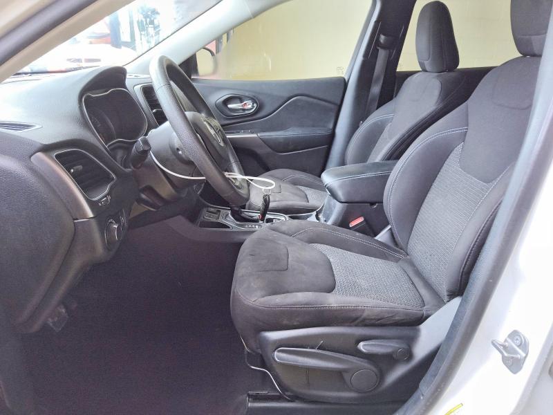 65198216 :رقم المزاد ، 1C4PJLCB1LD586411 vin ، 2020 Jeep Cherokee مزاد بيع