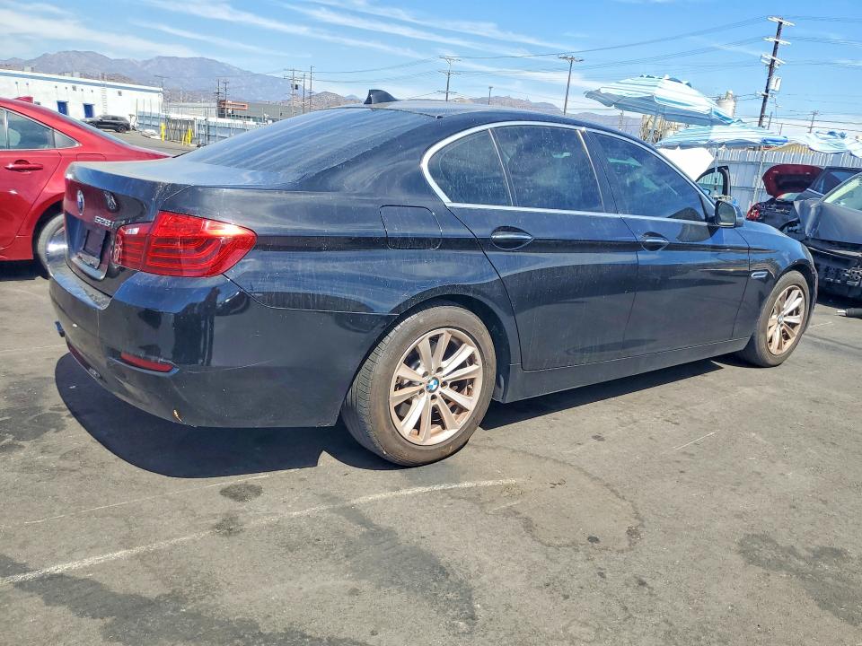 64153336 :رقم المزاد ، WBA5A5C55FD514190 vin ، 2015 Bmw 528 مزاد بيع