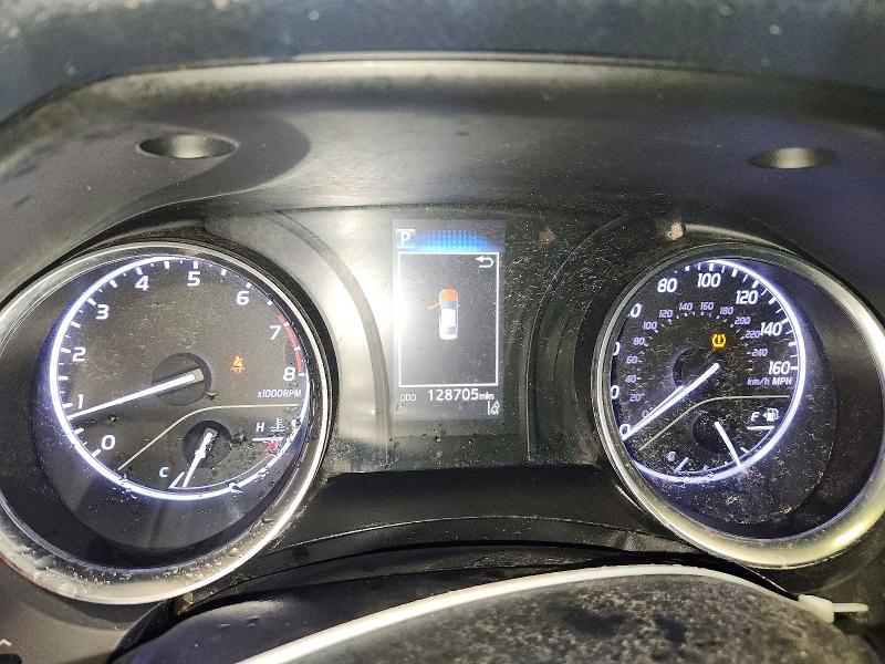 64319216 :رقم المزاد ، 4T1B11HK1JU577398 vin ، 2018 Toyota Camry مزاد بيع
