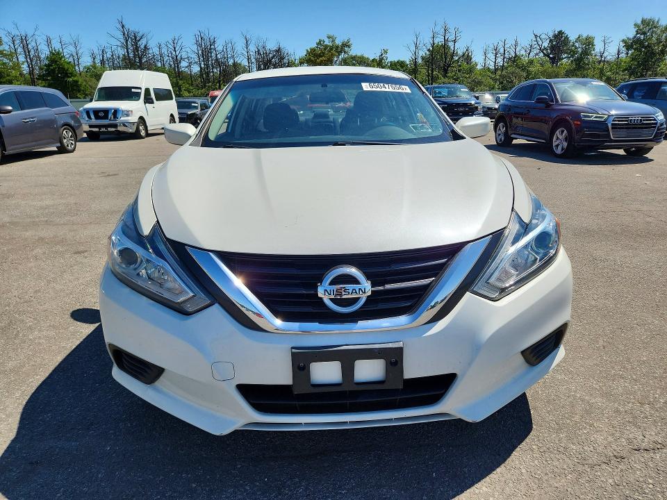 2017 Nissan Altima მანქანა იყიდება აუქციონზე, vin: 1N4AL3AP7HC205548, აუქციონის ნომერი: 65047656
