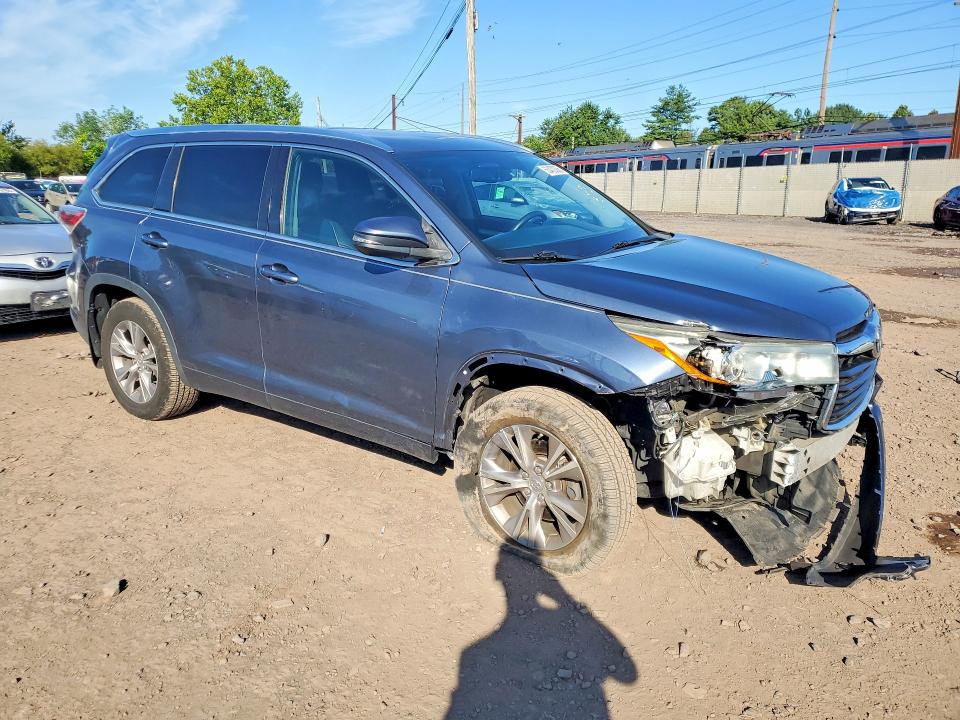 63432006 :رقم المزاد ، 5TDJKRFH2FS174089 vin ، 2015 Toyota Highlander مزاد بيع