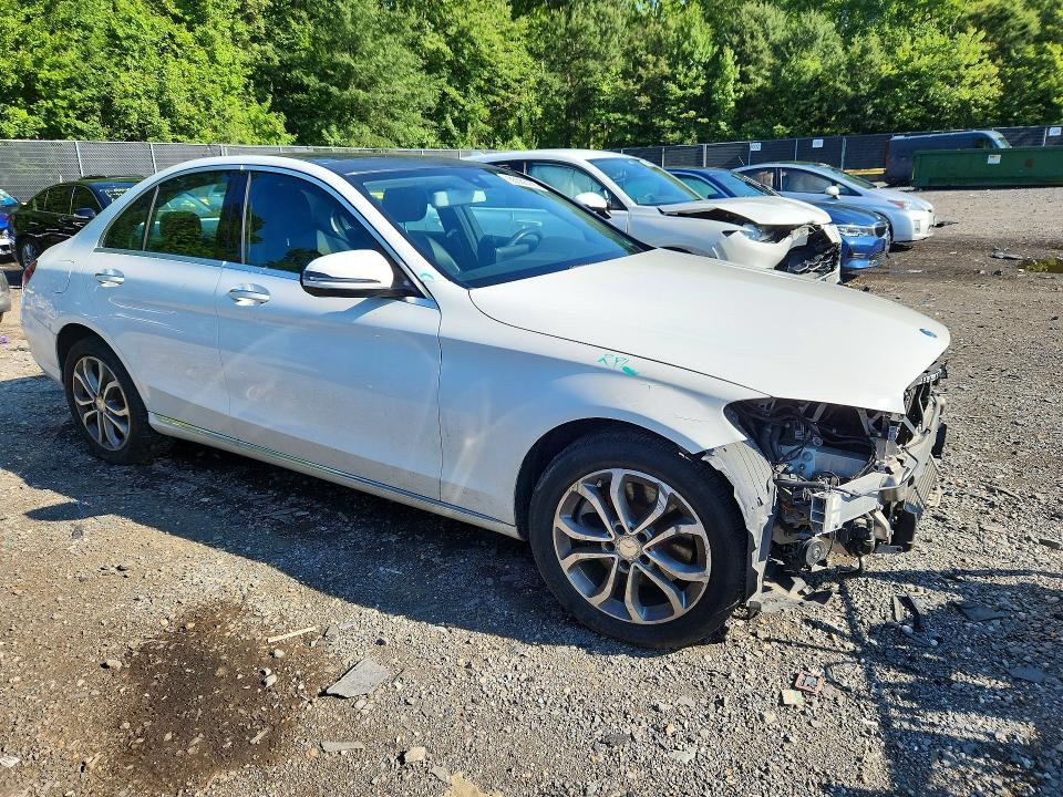 65585176 :رقم المزاد ، 55SWF4KB8FU024750 vin ، 2015 Mercedes-benz C مزاد بيع