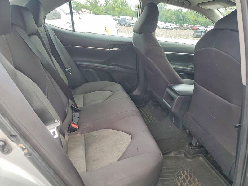 64023576 :رقم المزاد ، 4T1B11HK7KU785402 vin ، 2019 Toyota Camry مزاد بيع