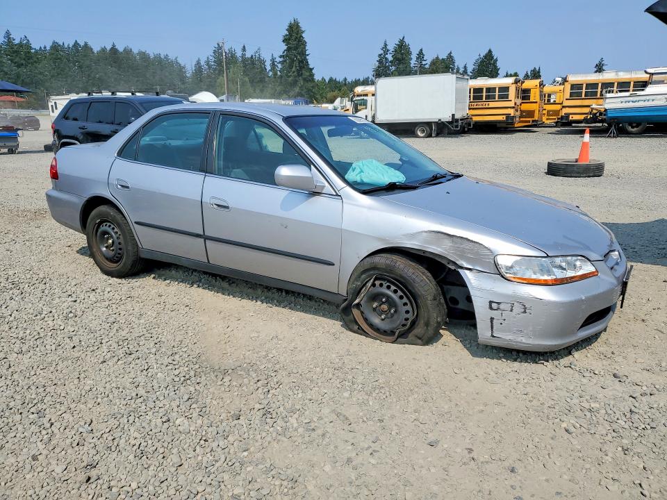 Продажа на аукционе авто 2000 Honda Accord, vin: 1HGCG5649YA063556, номер лота: 65095126