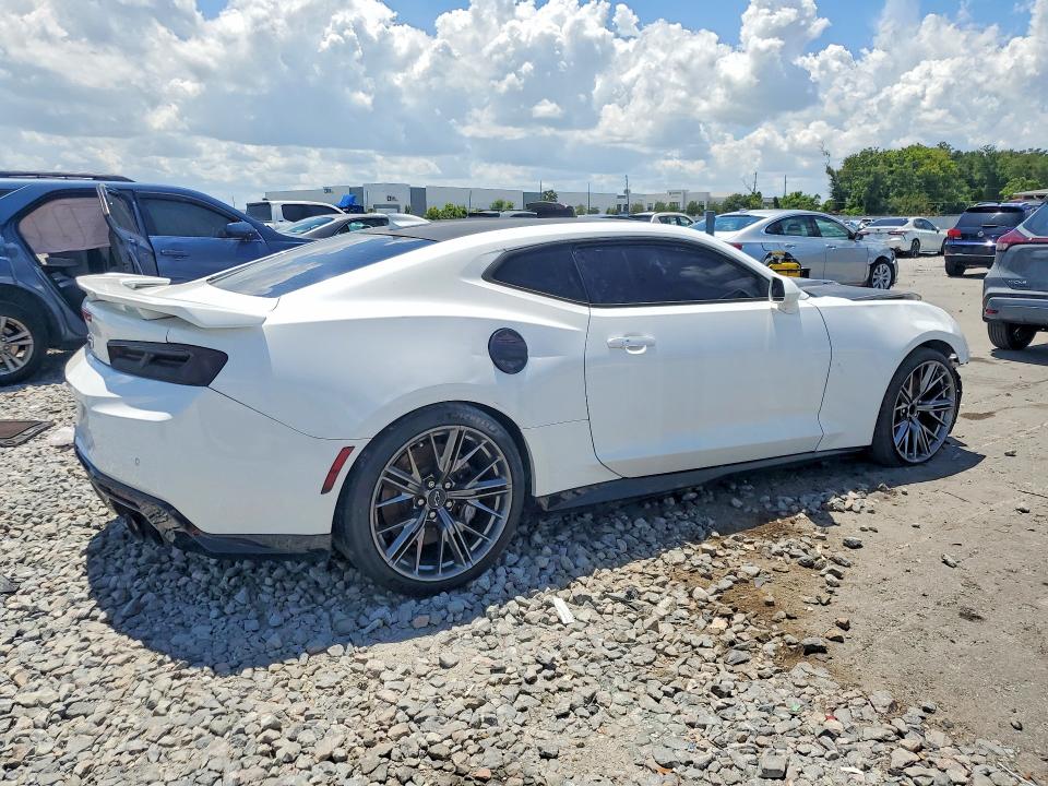 64895136 :رقم المزاد ، 1G1FK1R6XJ0119847 vin ، 2018 Chevrolet Camaro مزاد بيع