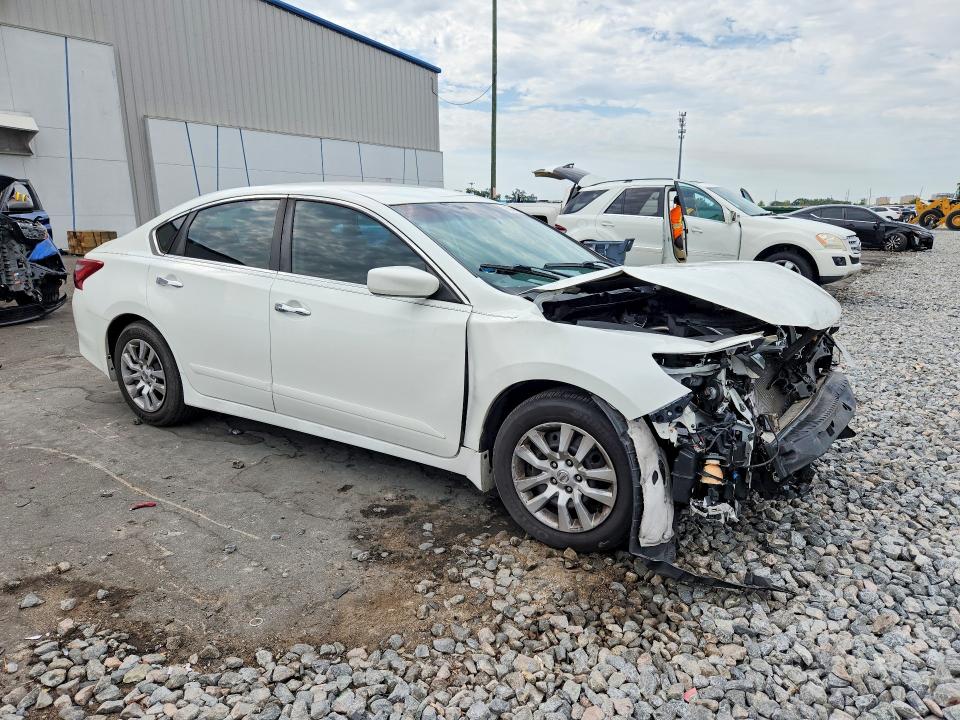 Продаж на аукціоні авто 2018 Nissan Altima, vin: 1N4AL3AP4JC218666, номер лоту: 66045126