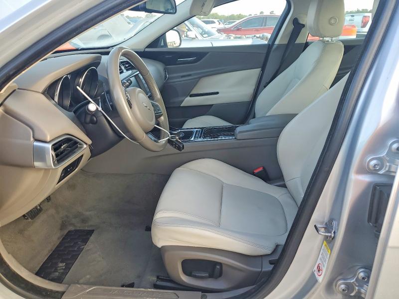 64154006 :رقم المزاد ، SAJAD4BG9HA973749 vin ، 2017 Jaguar Xe مزاد بيع