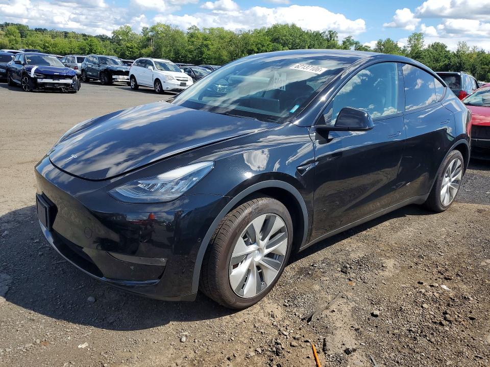 62137106 :رقم المزاد ، 5YJYGDED9MF106066 vin ، 2021 Tesla Model Y مزاد بيع
