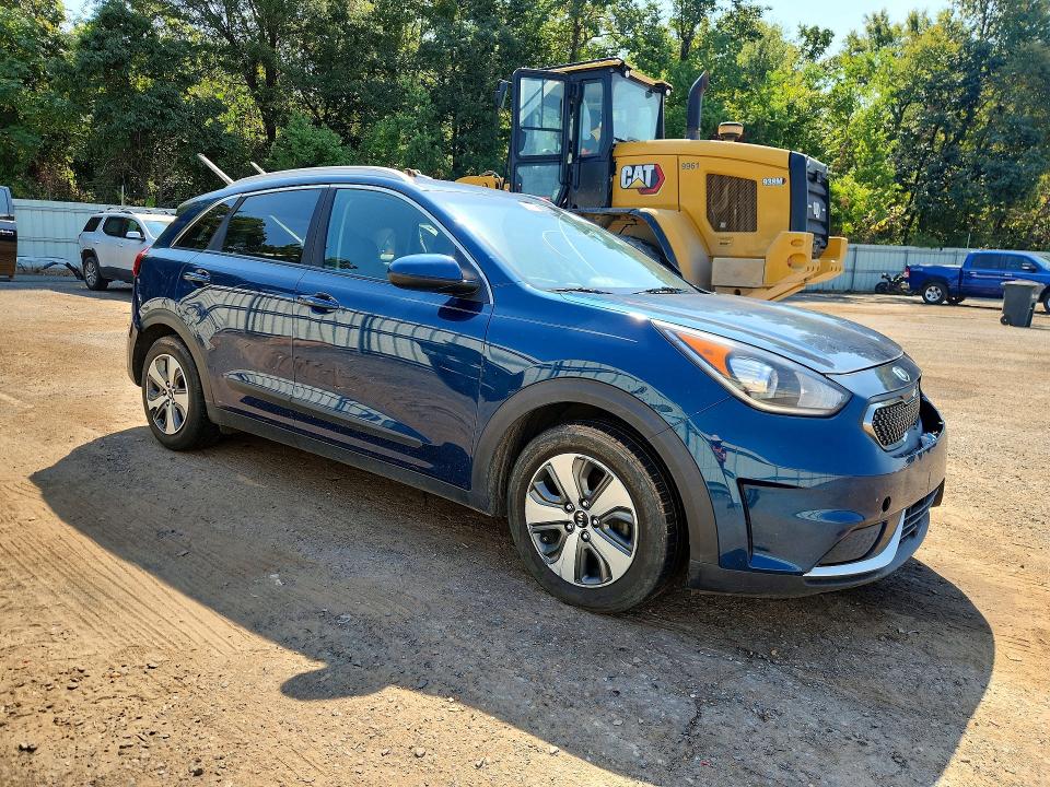 67150196 :رقم المزاد ، KNDCB3LC2J5210621 vin ، 2018 Kia Niro مزاد بيع
