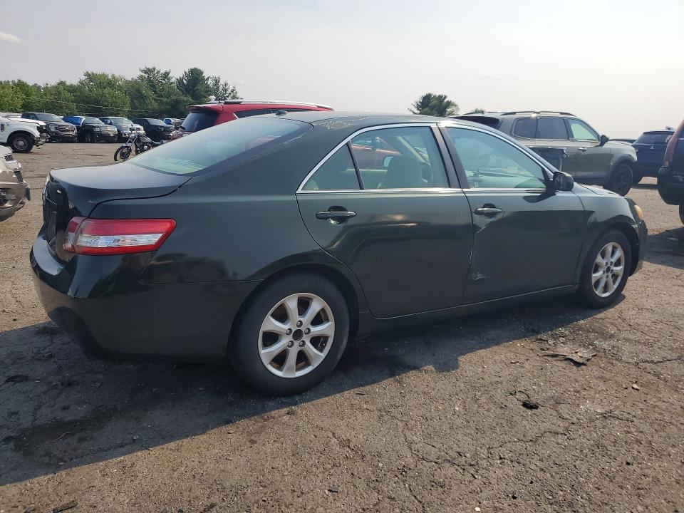 64680746 :رقم المزاد ، 4T1BF3EKXBU625659 vin ، 2011 Toyota Camry مزاد بيع