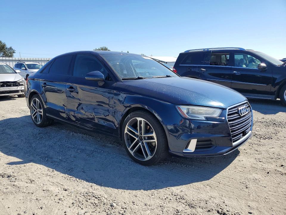 Продажа на аукционе авто 2017 Audi A3, vin: WAUAUGFF9H1043879, номер лота: 64285136