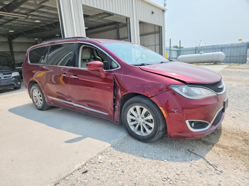 63692966 :رقم المزاد ، 2C4RC1BG1HR720245 vin ، 2017 Chrysler Pacifica مزاد بيع
