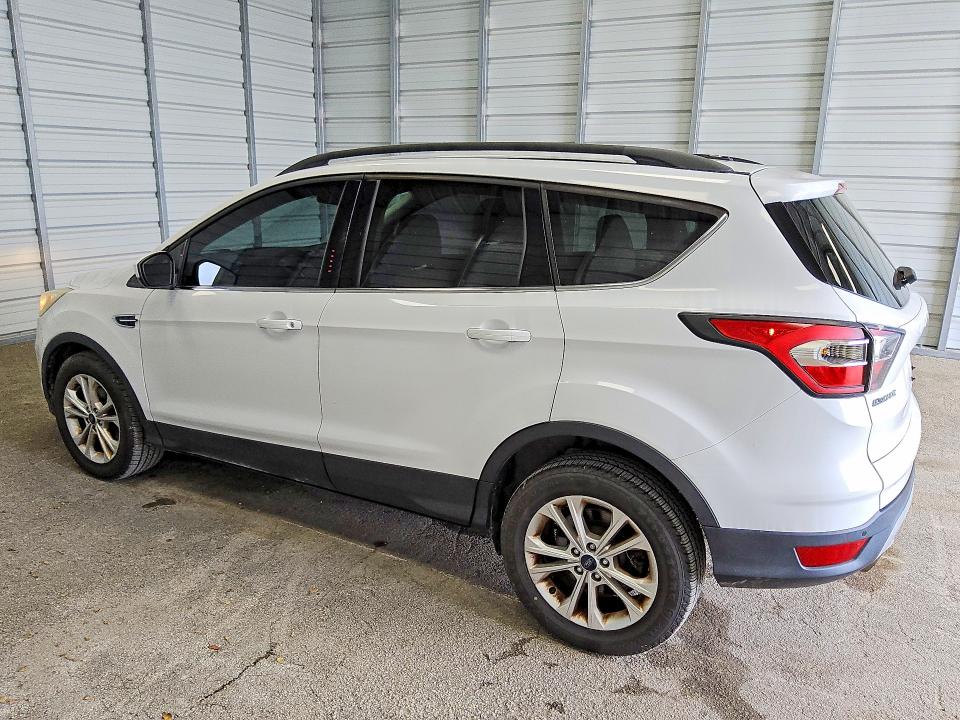 Продаж на аукціоні авто 2017 Ford Escape, vin: 1FMCU0GD1HUB46014, номер лоту: 62447176