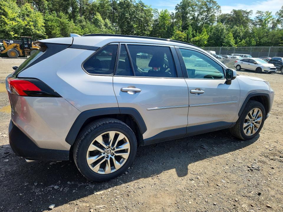 62606936 :رقم المزاد ، 2T3A1RFV7MC256194 vin ، 2021 Toyota Rav4 مزاد بيع
